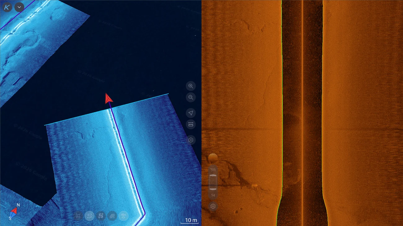 KoggerApp on a tablet: a side-scan mosaic on the map beside the raw channel